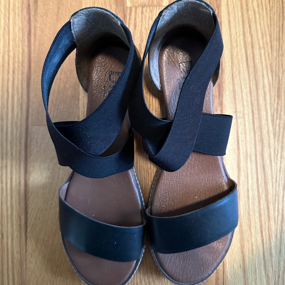 Diba sandals